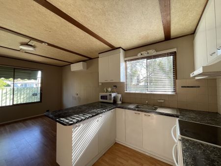 ONE BEDROOM UNIT ! - Photo 3