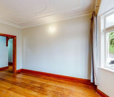 CENTRALLY LOCATED 4 BEDROOM HOME - Photo 5