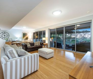 Luxury 3 Bedroom Apartment in Sought after Mandurah Quay - Photo 1