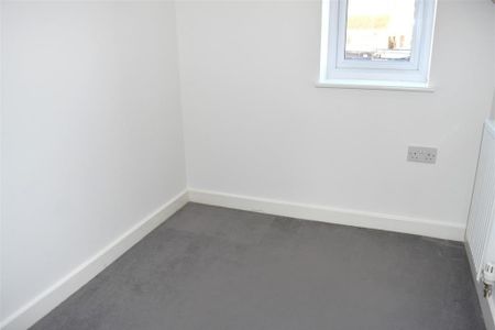 3 bedroom townhouse to rent - Photo 4