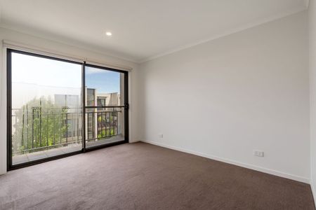 Prime Location - Photo 3