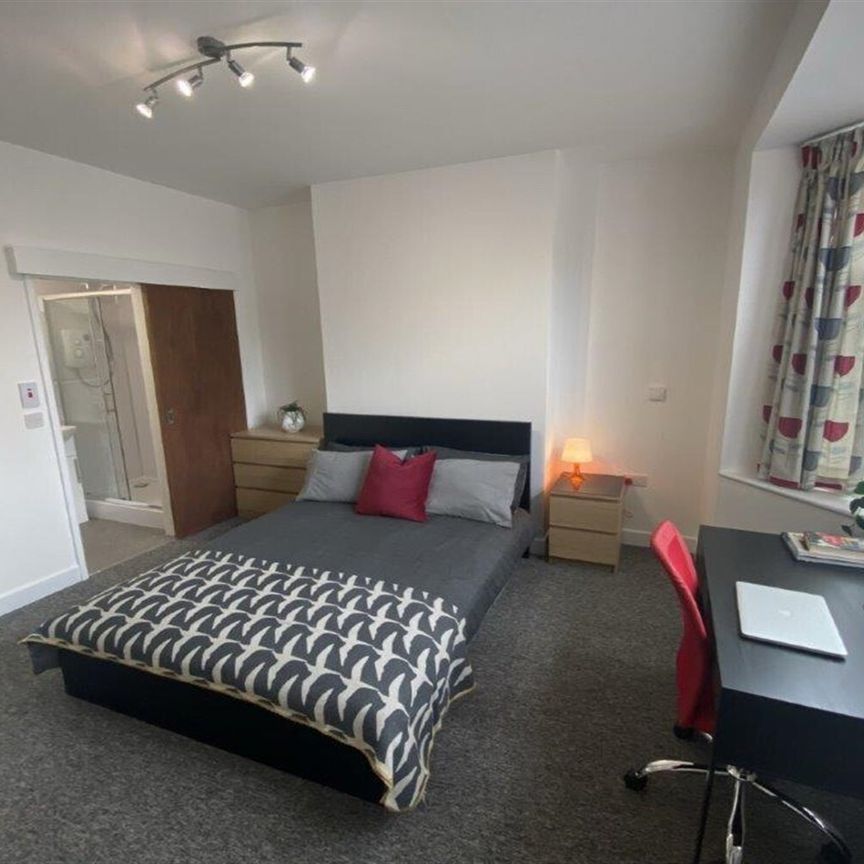 Rooms at City Road, Beeston, NG9 2LQ - Photo 1