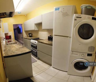 4 bedroom terraced house to rent - Photo 2