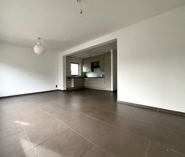 Hedendaags 2 slpk appartement met terras - Photo 4