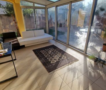 À LOUER VITROLLES GARE bail 1 an Villa meublée avec véranda, jardin... - Photo 6