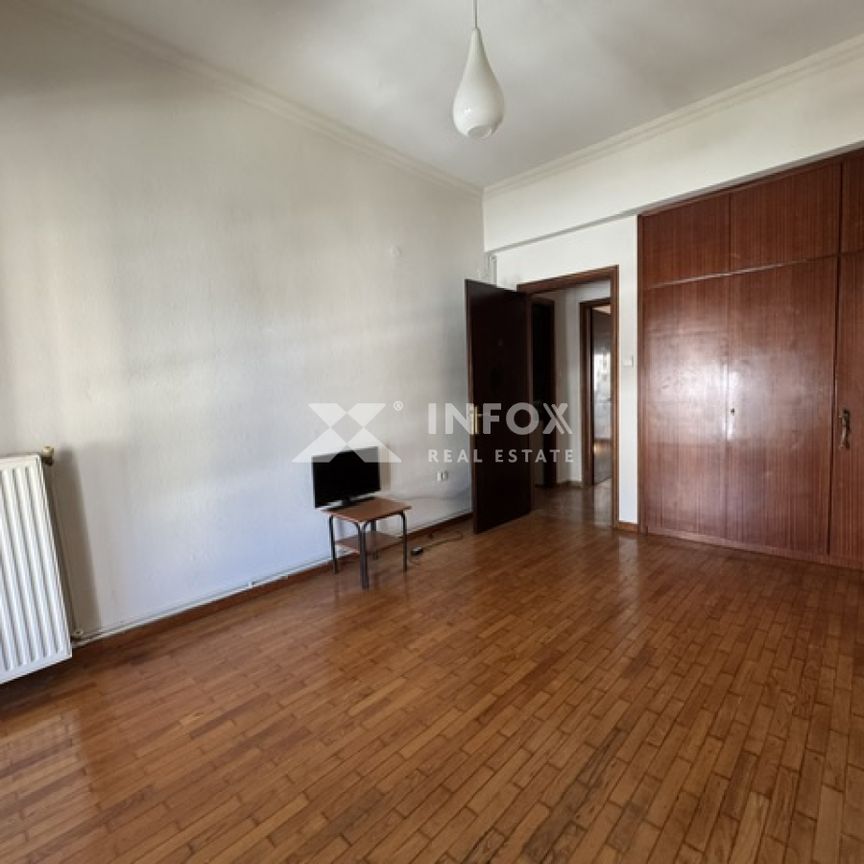 Καβάλα, Κέντρο. ΔΙΑΜΕΡΙΣΜΑ 65τ.μ. ΠΟΛΥ ΚΟΝΤΑ ΣΤΟ ΚΕΝΤΡΟ στον 1ο Όροφο Διπλοκατοικίας διατίθεται προς Ενοικίαση. - Φωτογραφία 1