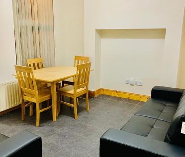 Eblana Street, Room 2, BT71LD, Belfast - Photo 5