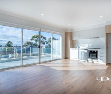 Contemporary Comfort with a View - Photo 3