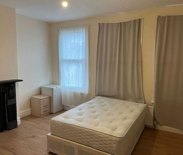 Room in a Shared House, Green Lanes, N13 - Photo 6