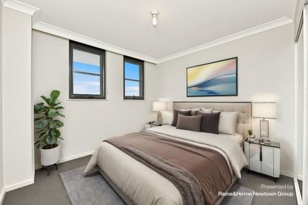 One bed apartment in iconic hotel conversion - Photo 2