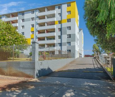 Top-Floor Maylands Retreat - Photo 3