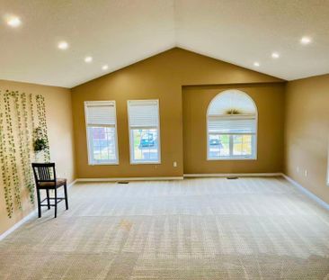 For Lease - 5316 Hollypoint Avenue, Mississauga, Ontario - Photo 2