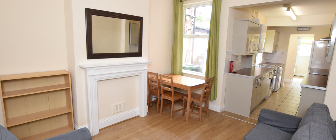 Station Street Room 1 - Photo 1