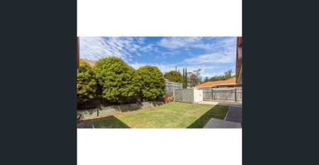 LOADS OF SOLAR POWER TO BRING HOUSEHOLD EXPENSES DOWN - Photo 4