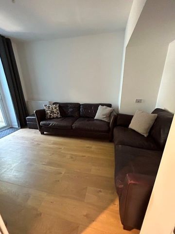 5 Bed Terraced House, Bear Road, BN2 - Photo 2