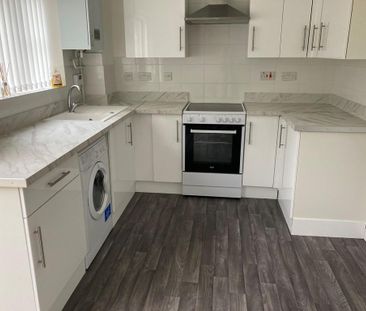 3 bedroom semi-detached house to rent - Photo 5
