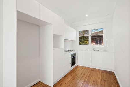 Renovated 2-Bedroom Villa in Boutique Complex - Photo 5