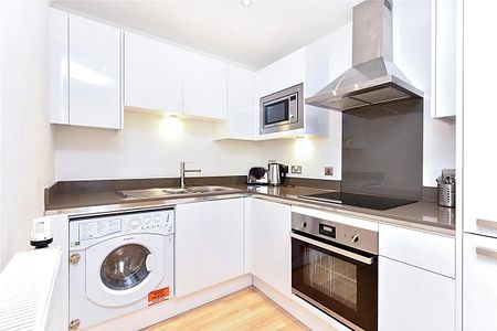 3 bedroom in 8 Dowells Street - Photo 5