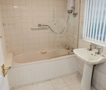 20 Dhu Varren Crescent, Belfast, BT13 3FL - Photo 4