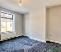2 BEDROOM House - Mid Terrace - Photo 4
