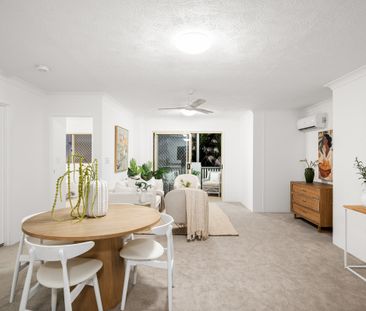 Updated First Floor Apartment in Quiet Boutique Complex - Photo 3