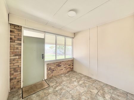 Charming Belmont Home in a Convenient Location - Photo 2