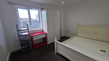 St. Albans Road, Ilford, IG3 - Photo 5