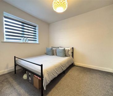 2 bedroom mews to rent - Photo 5