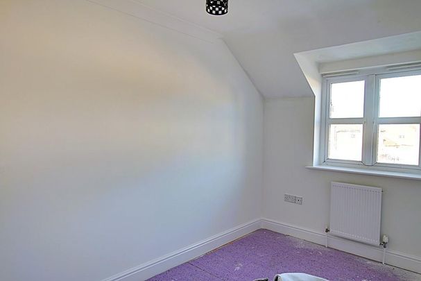 3 bedroom end of terrace house to rent - Photo 1
