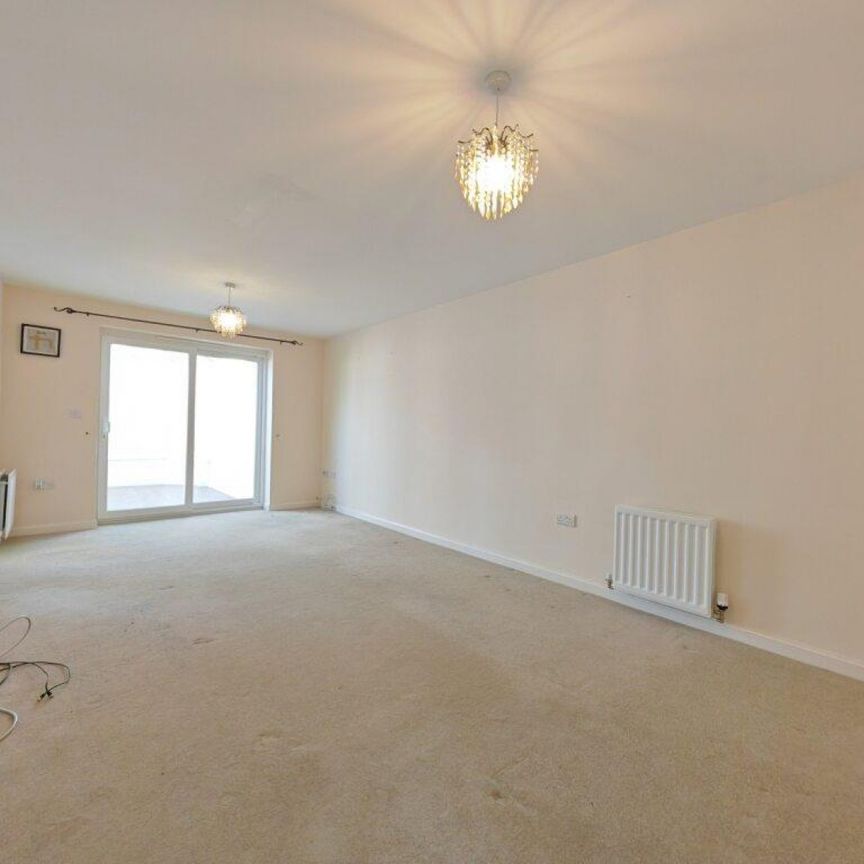 Sika Gardens, Three Mile Cross, Reading, RG7 1WF - Photo 1