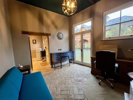 Available to let on both LONG and SHORT let basis this beautiful and spacious detached family home converted from a former Victorian coach house and stables. - Photo 1