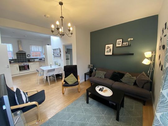 1 bedroom in a house share to rent - Photo 1