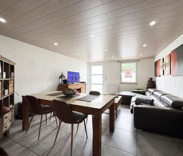 Huis te huur in Couillet voor € 725 met 2 slaapkamers - Photo 1
