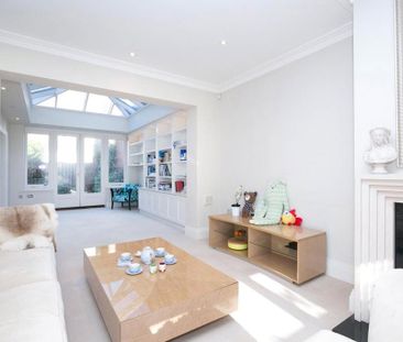 5 bedroom detached house to rent - Photo 2