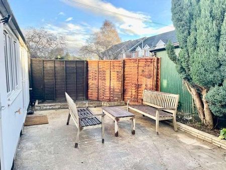 Board School Road, Woking, Surrey, GU21 - Photo 5