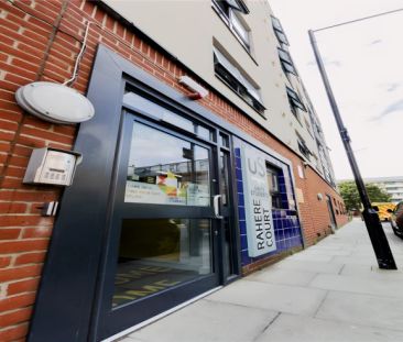 Extra Large Ensuite - Photo 5