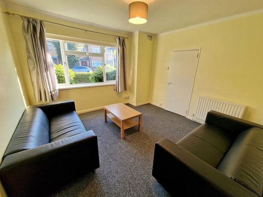 4 bedroom terraced house to rent - Photo 1