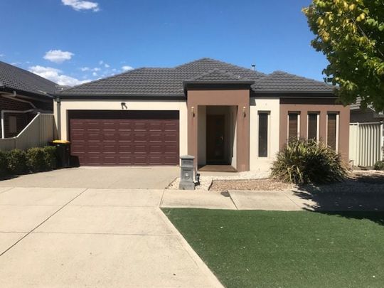 Spacious 4 Bedroom Family Home - Photo 1