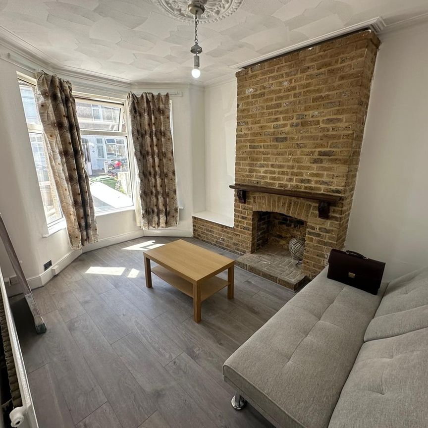 3 Bed Terraced House, St. Awdrys Road, IG11 - Photo 1