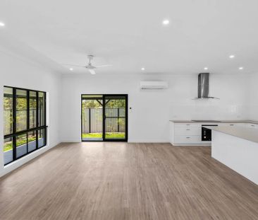 Modern 4-bedroom family home – Clifton Beach - Photo 3