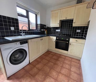 2 bedroom semi-detached house to rent - Photo 6