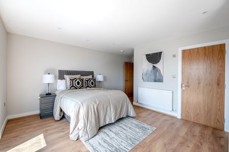 3 bedroom penthouse to rent - Photo 3