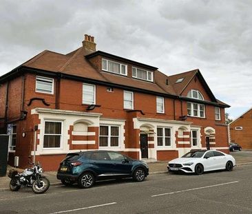 Bedroom Flat In Winton, BH9 - Photo 1