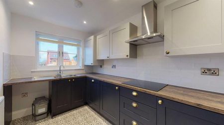 2 bedroom semi-detached house to rent - Photo 4