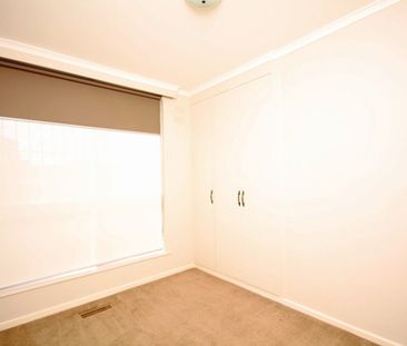 Best value in town with transport around the corner! - Photo 6