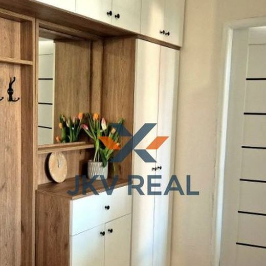 NA PRENÁJOM – MODERNÝ 2 IZBOVÝ BYT S BALKÓNOM PRI AUPARKU - Photo 1