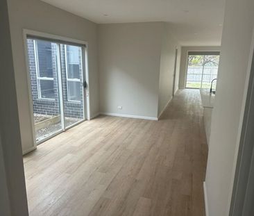 Modern Lifestyl Living - Photo 5