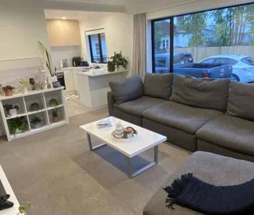 Newly Redecorated Unit in Hamilton East - Photo 3