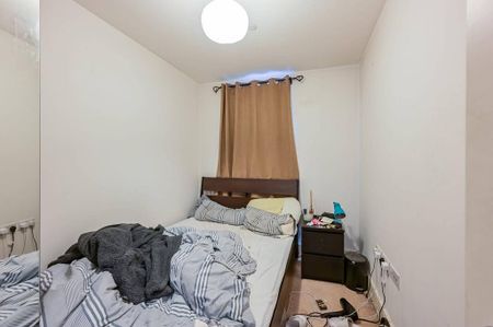 3 bedroom flat to rent - Photo 5