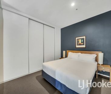 Electricity & Water Bills Included - Spacious Paris End Living � Fully Furnished Residence. - Photo 4